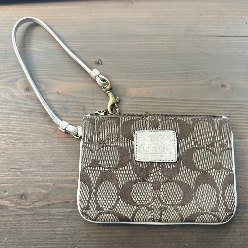Coach Wristlet Clutch Handbag Pouch Brown C White Leather Lined Brass Zip